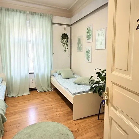 L21-apartment Flensburg, 5 Zimmer, 14 Betten, Standardisierte Ausstattung, Ideal Für Reisende, Pendler, Familien * Flensburgo